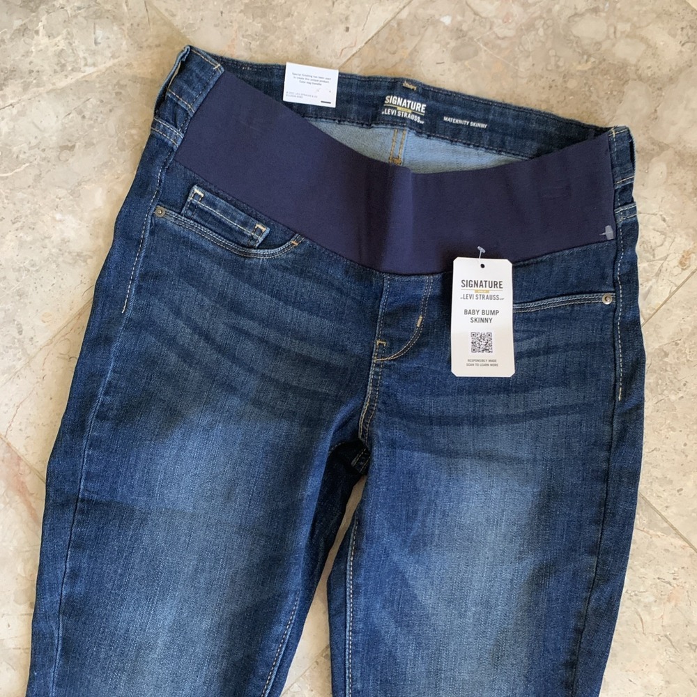 Signature by Levi Strauss & Co. Gold Label Maternity Baby Bump Skinny, Small